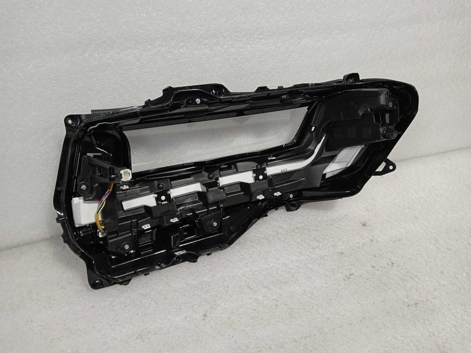 Toyota Land Cruiser 300 2021- скло фари