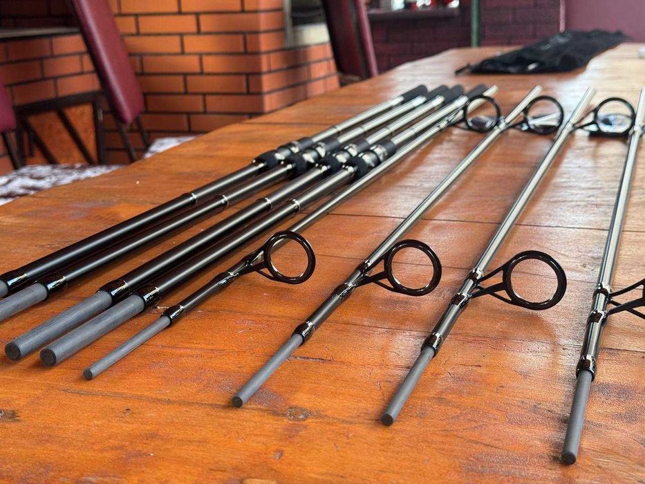 Карпове/коропове Вудлище  Okuma Custom Black Carp 12’/3.60м-13’/3.90м