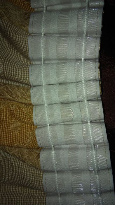 Cortinados em tecido às riscas