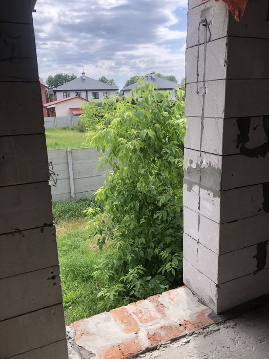 Стоянка продам будинок для великої родини на два входи