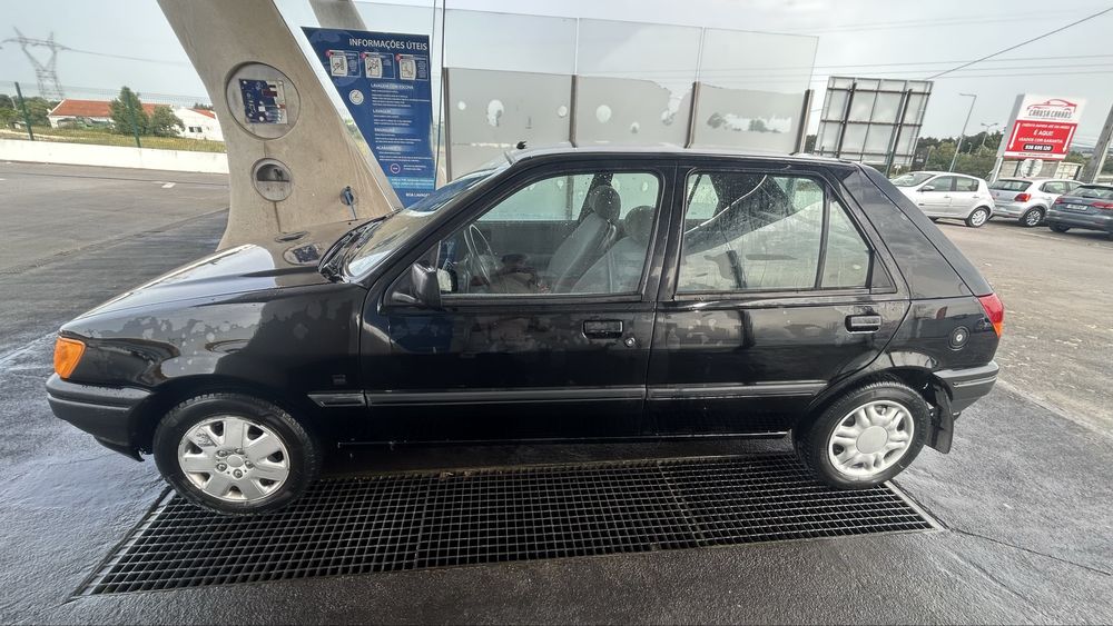 Vende-se Ford Fiesta 1.1 em excelente estado