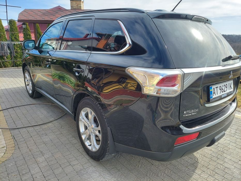 Мітсубіші Оутлендер 3