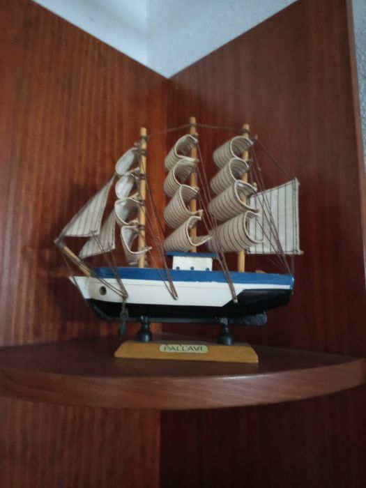 Caravela em madeira