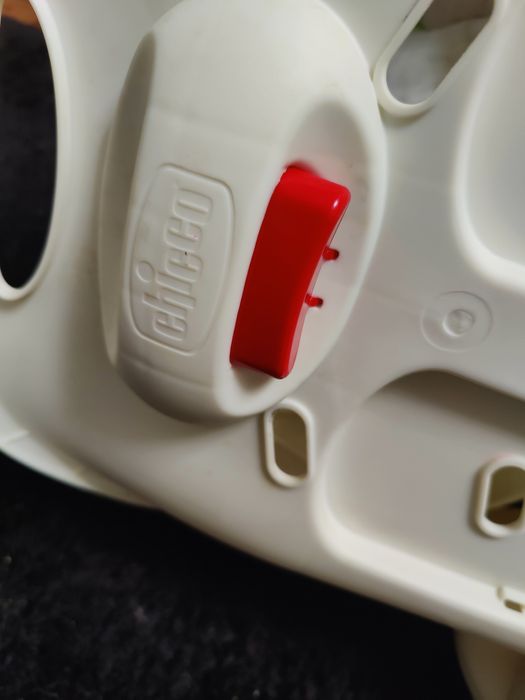 Дитячий стілець для годування Chicco Polly