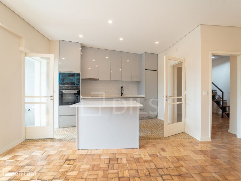 Apartamento T3 duplex, na Rua das Condominhas