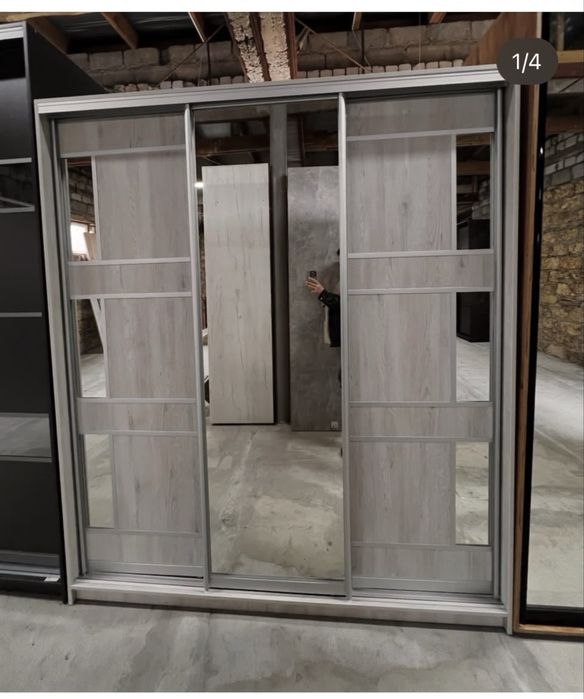 В продаже шкафы купе