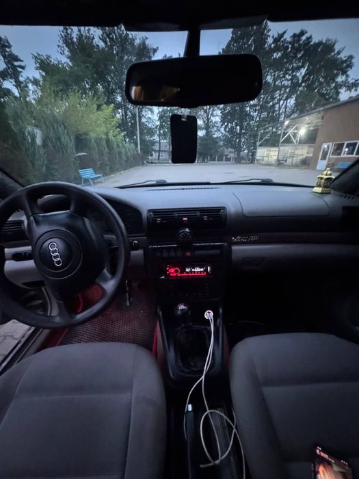 Audi   A4     B5