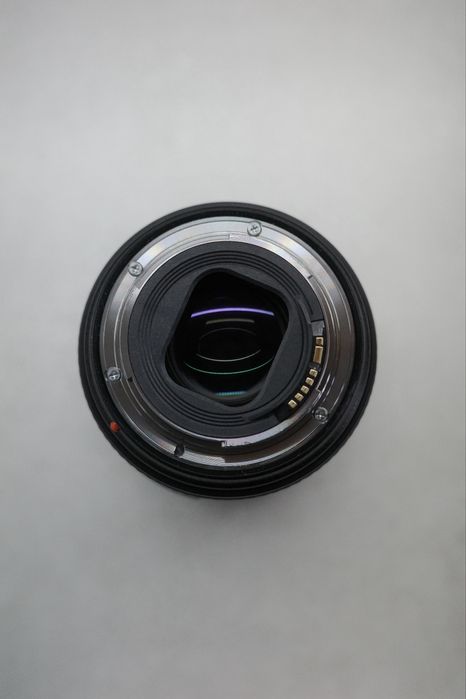 Canon EF 24-105mm f/4L  II IS USM (как новый)