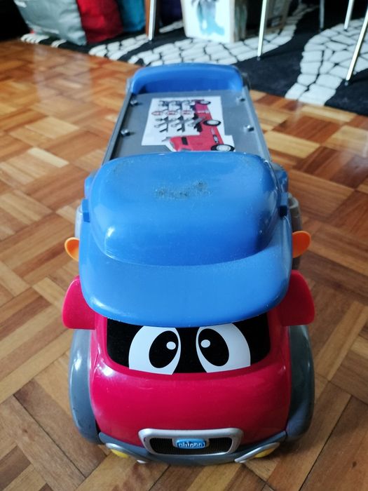Camião garagem/ pista de carros Chicco