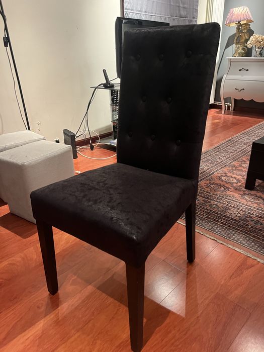 Cadeiras pretas muito bom estado 30 euros cada uma- tenho 6