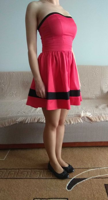 Żywa różowa sukienka, rozmiar 36