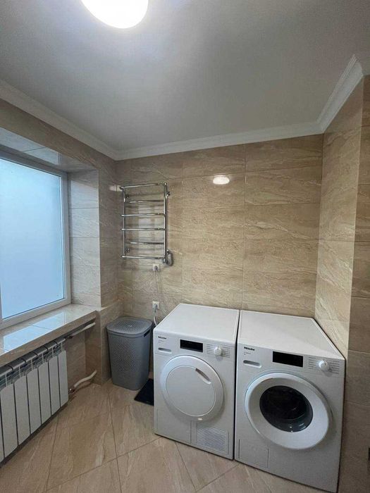 Неймовірна 3-кімнатна квартира в самому Центрі !