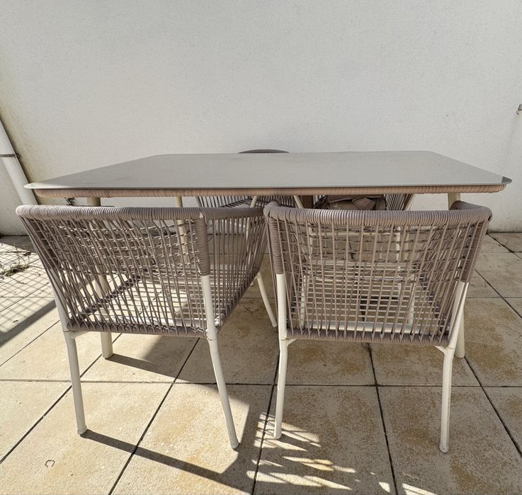 Conjunto exterior mesa e 4 cadeiras