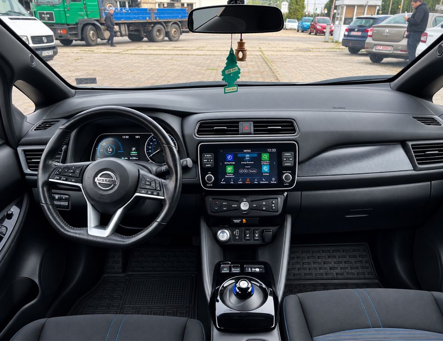 Nissan Leaf 62 kwh