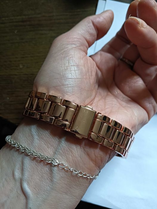 zegarek damski na rękę Leo Bernard