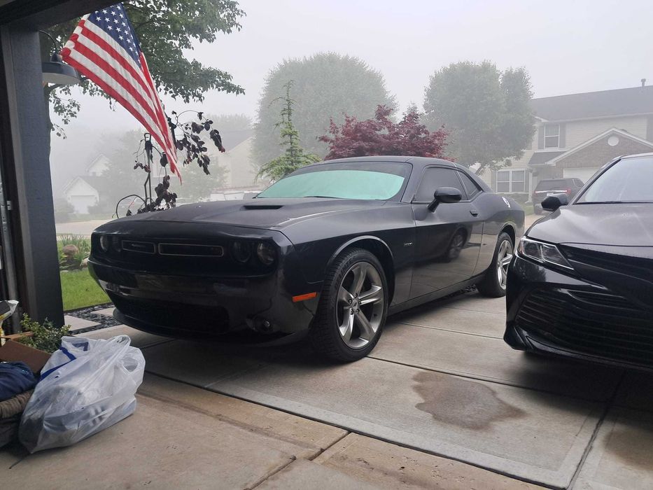 Dodge CHallenger  R/T 5.7
