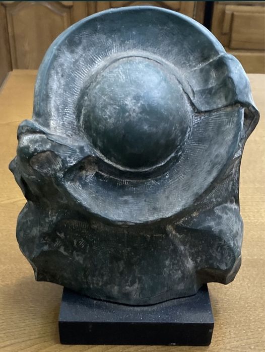 Escultura Infante D.Henrique do escultor Helder de Carvalho