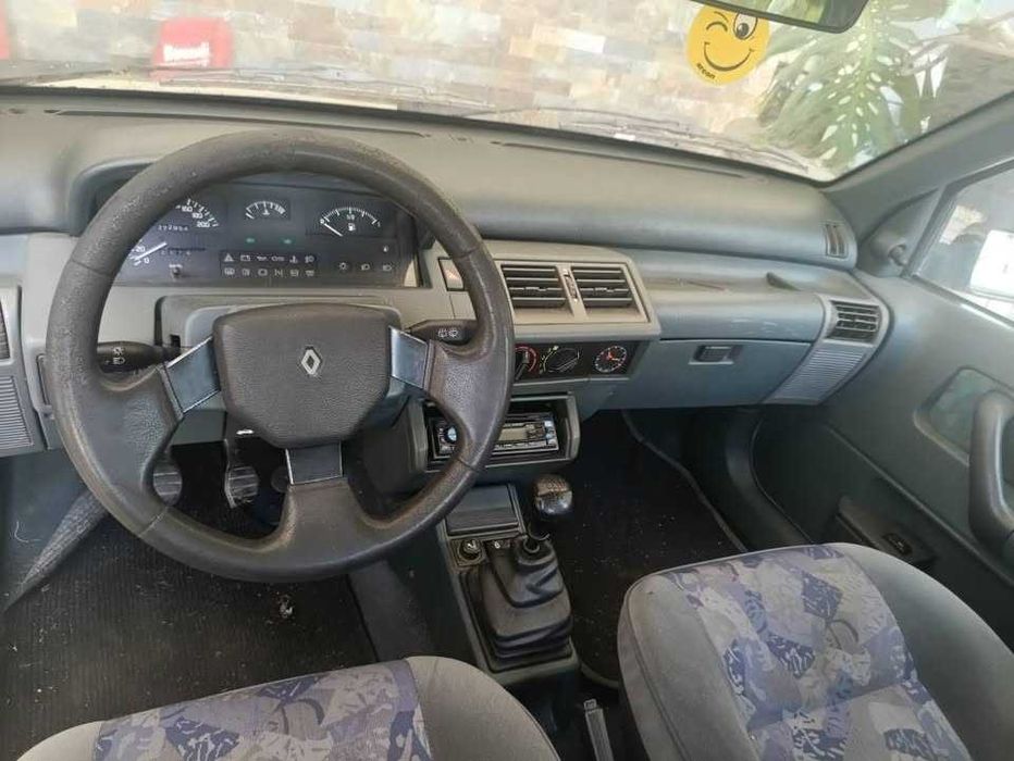 Renault Clio 1.9d 5 lugares