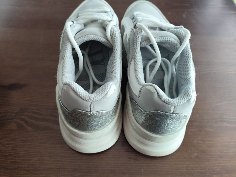 Buty sportowe Zara