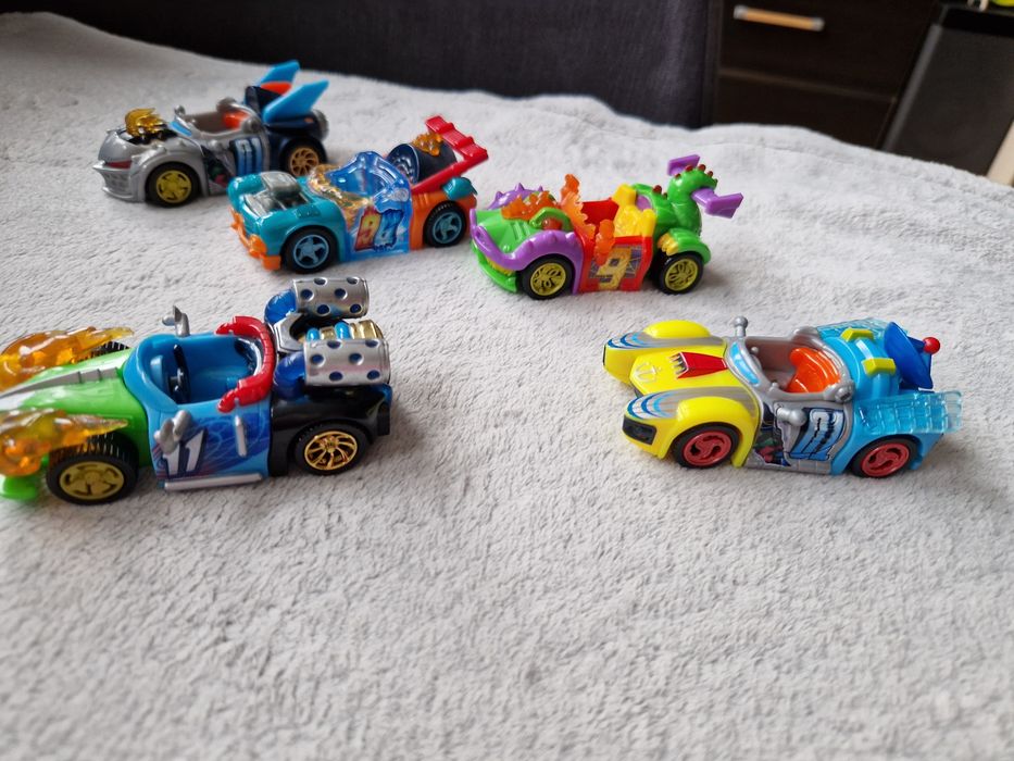 Zestaw 5 samochodzików T-RACES