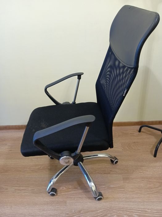 Крісло офісне комп'ютерне