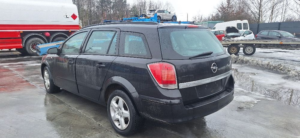 Caly Opel Astra H na części kod lakieru z20R