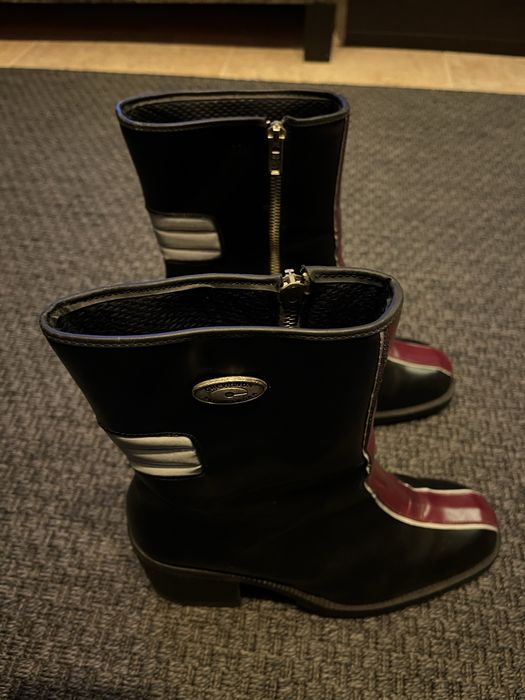 Botas Chevignon em pele