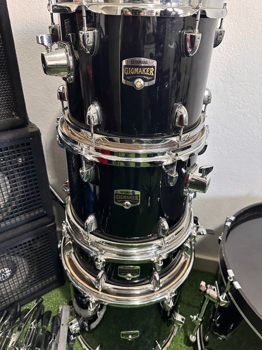Vendo bateria yamaha so o corpo ou completa!