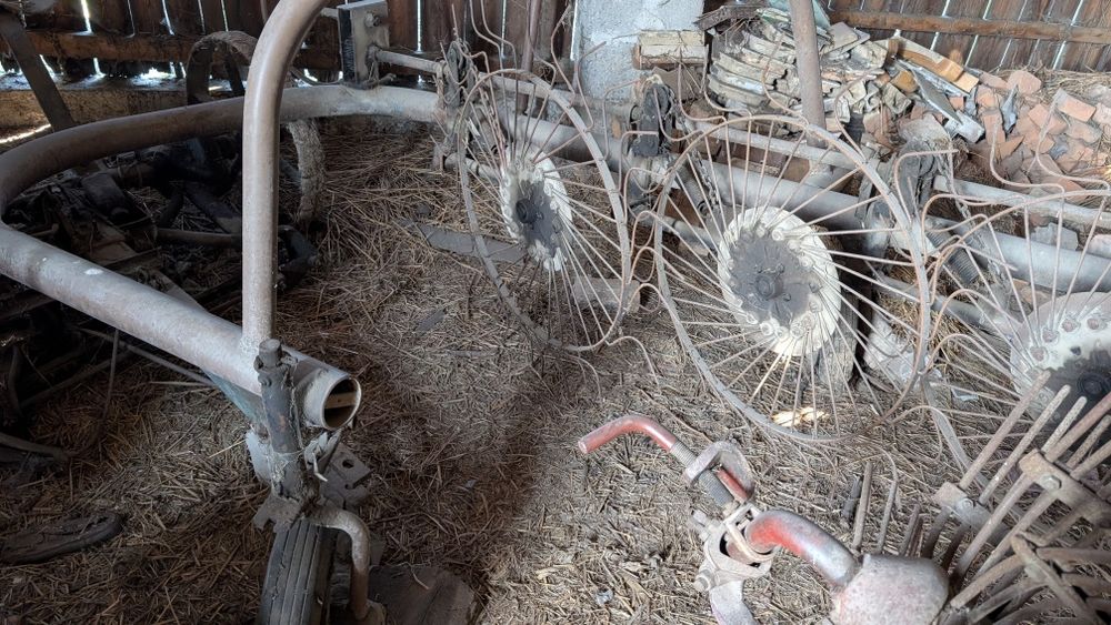 Zgrabiarka / Przetrząsarka gwiazdowa 7‑kołowa „Słoneczko” – sprawna, garażowana