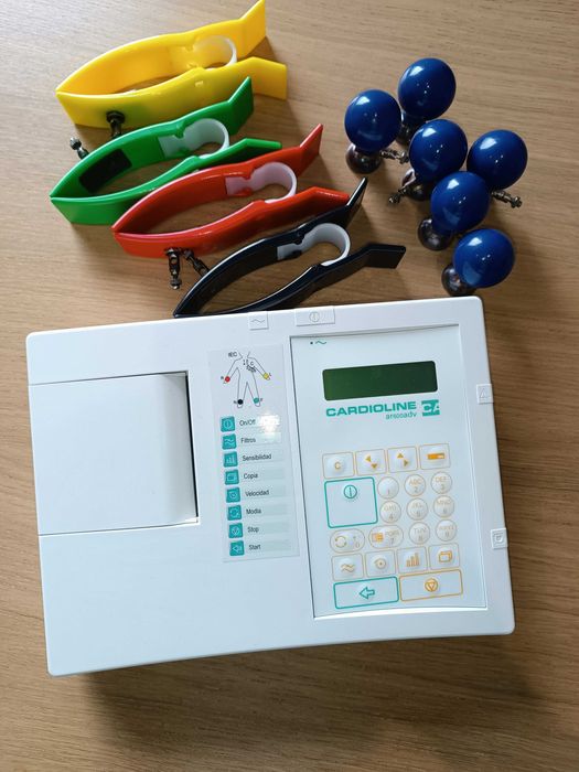 Eletrocardiografo Cardioline ar600adv