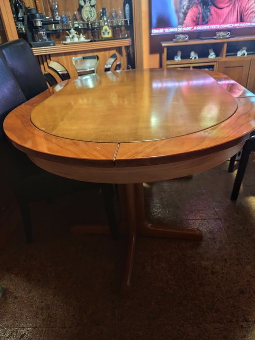 Mesa de jantar para despachar