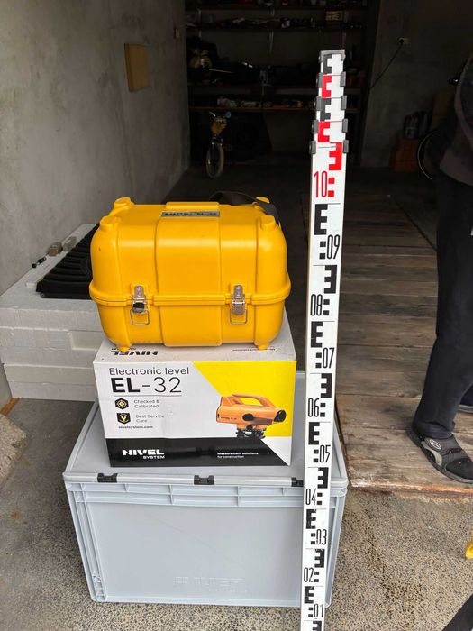 Niwelator elektroniczny kodowy Nivel System EL-32 + Łata + Statyw  Zestaw