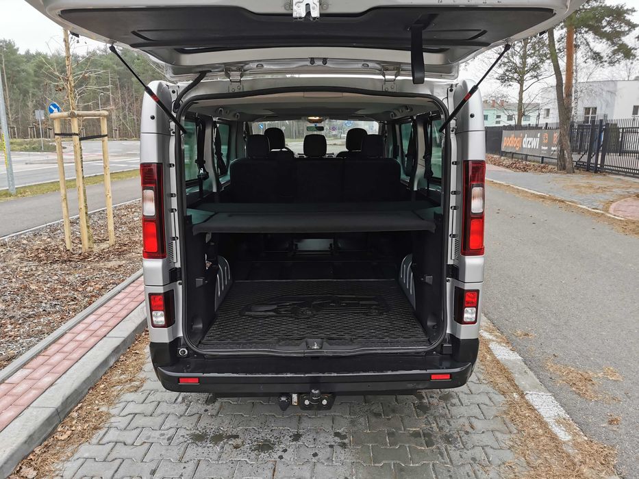 Renault Trafic 8 osób. zamiana W-wa