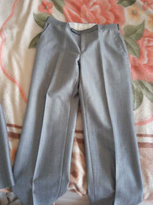 Классический серый костюм на парня. Размер 92С