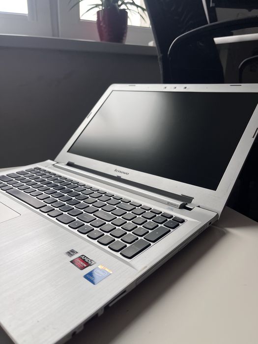 Lenovo Z51-70 l 8GB RAM l 1TB SSHD l i5-5200U