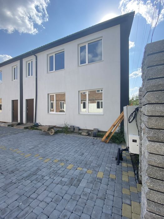 Таунхаус на Словʼянці