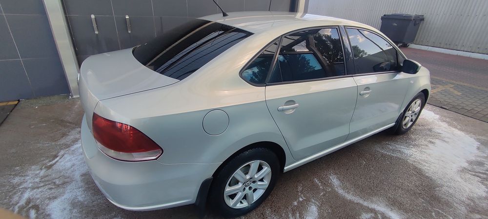 Volkswagen polo sedan
