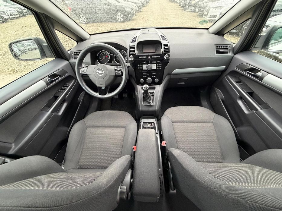 Opel Zafira B  1.8 Benzyna/2012r/Xenon/7-osób/Navi/Hak/PDC/Alu/Zamiana
