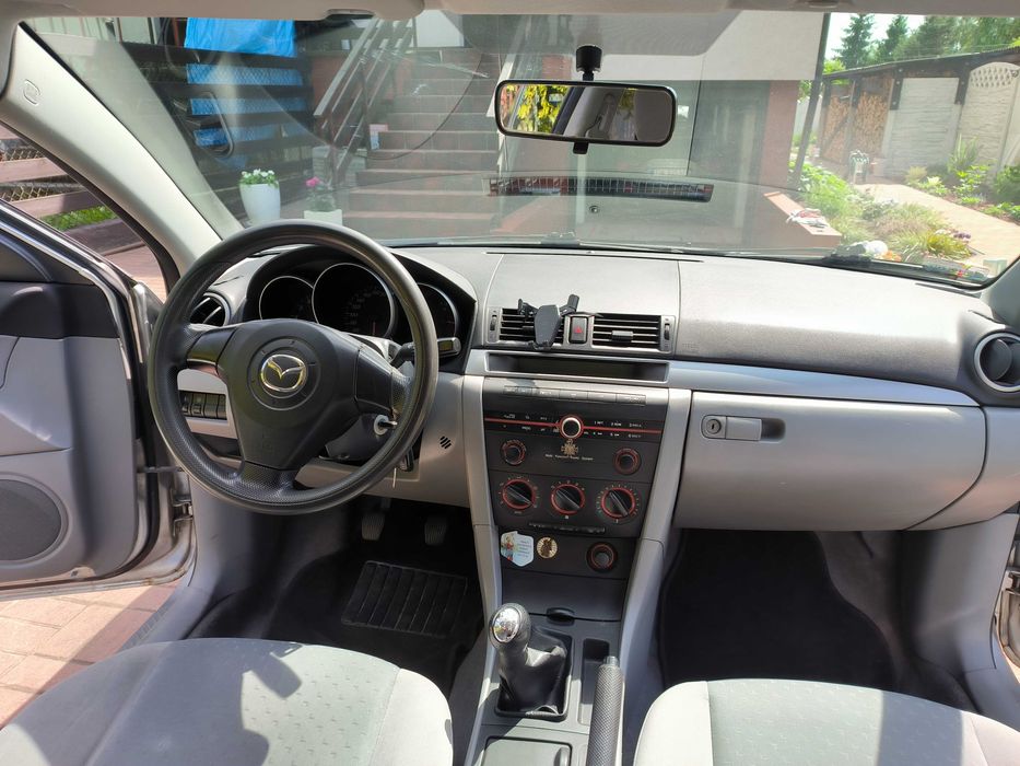 Samochód Mazda 3 2004