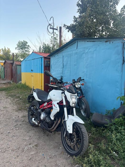 Продам benelli tnt 300