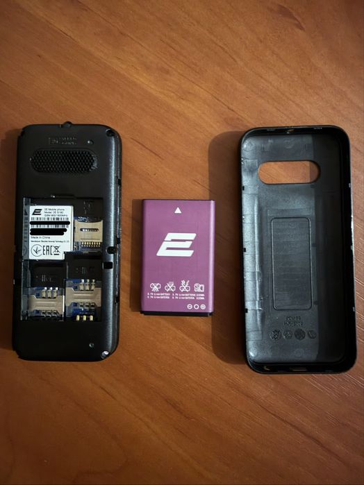 Моб телефон 2E s180 Dual-SIM, знімна батарея