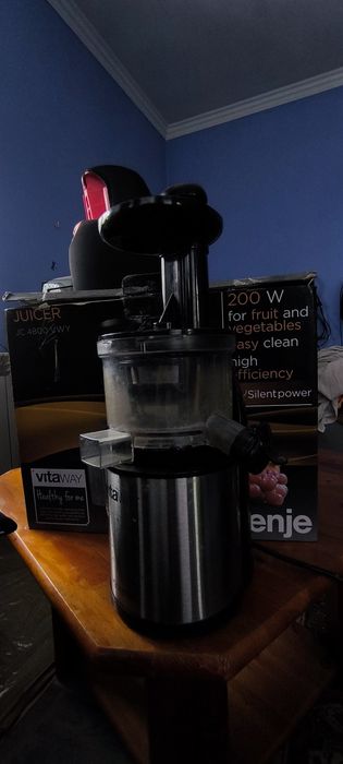 Соковижималка шнекова