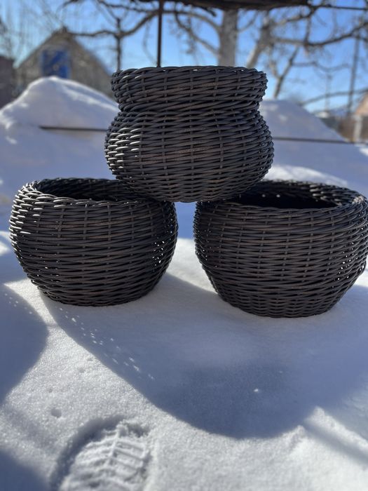 Кашпо ручної роботи з ротангу