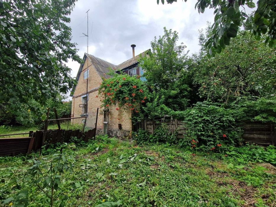 Продається будинок  у центрі с. Бабинці  для дачі чи нової забудови