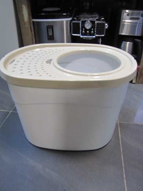 Iris Ohyama Kuweta dla kota, do 7 kg biała