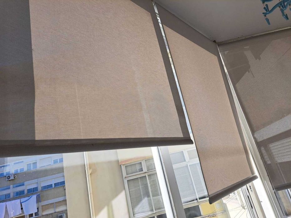 5 estores de rolo para janela ou portada, com redução de calor