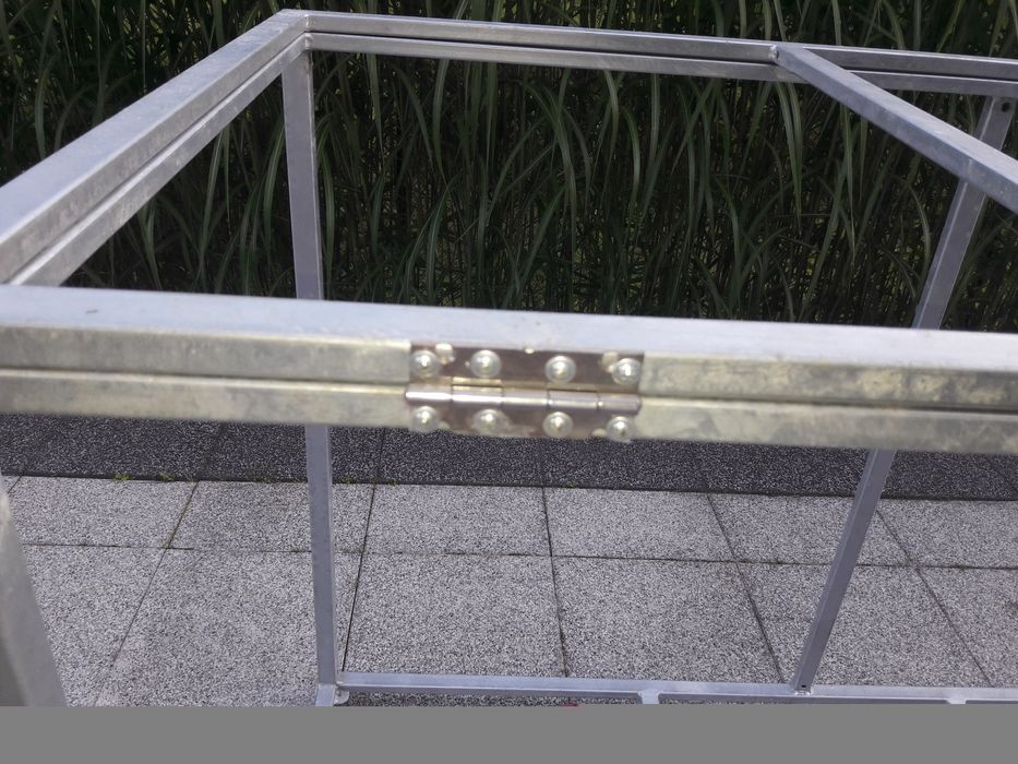 Stelaż klatka konstrukcja metalowa do skrzyni ogrodowej, szafy itp