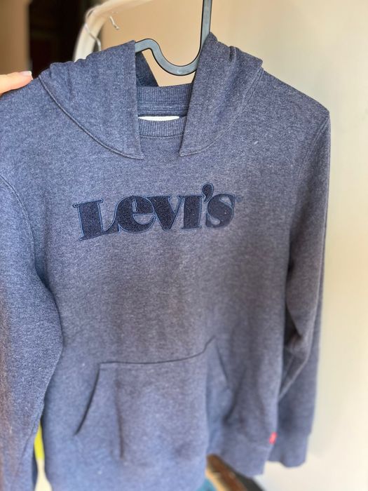 Levi's Sweatshirt in Excellent Condition, Size S