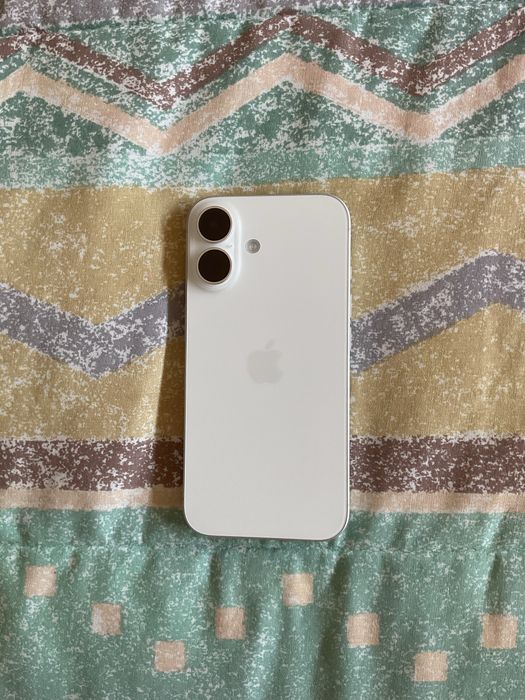 Iphone 16 branco