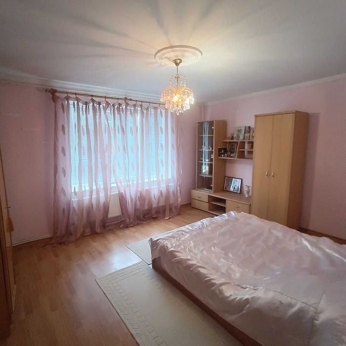 Оренда чудового, великого будинку в одному з кращих районів міста!